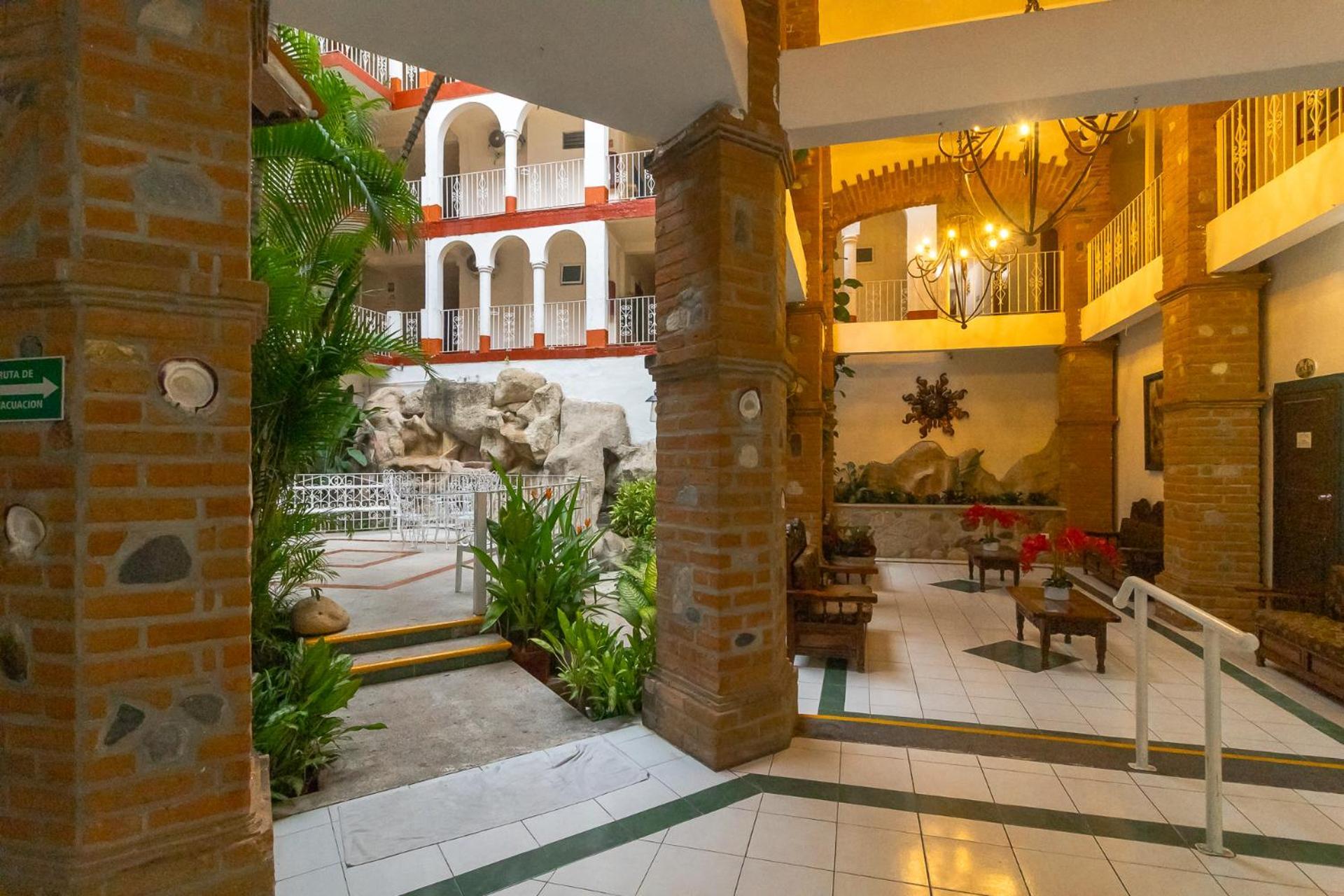 Hotel Encino Malecon Centro 푸에르토 발라타 외부 사진