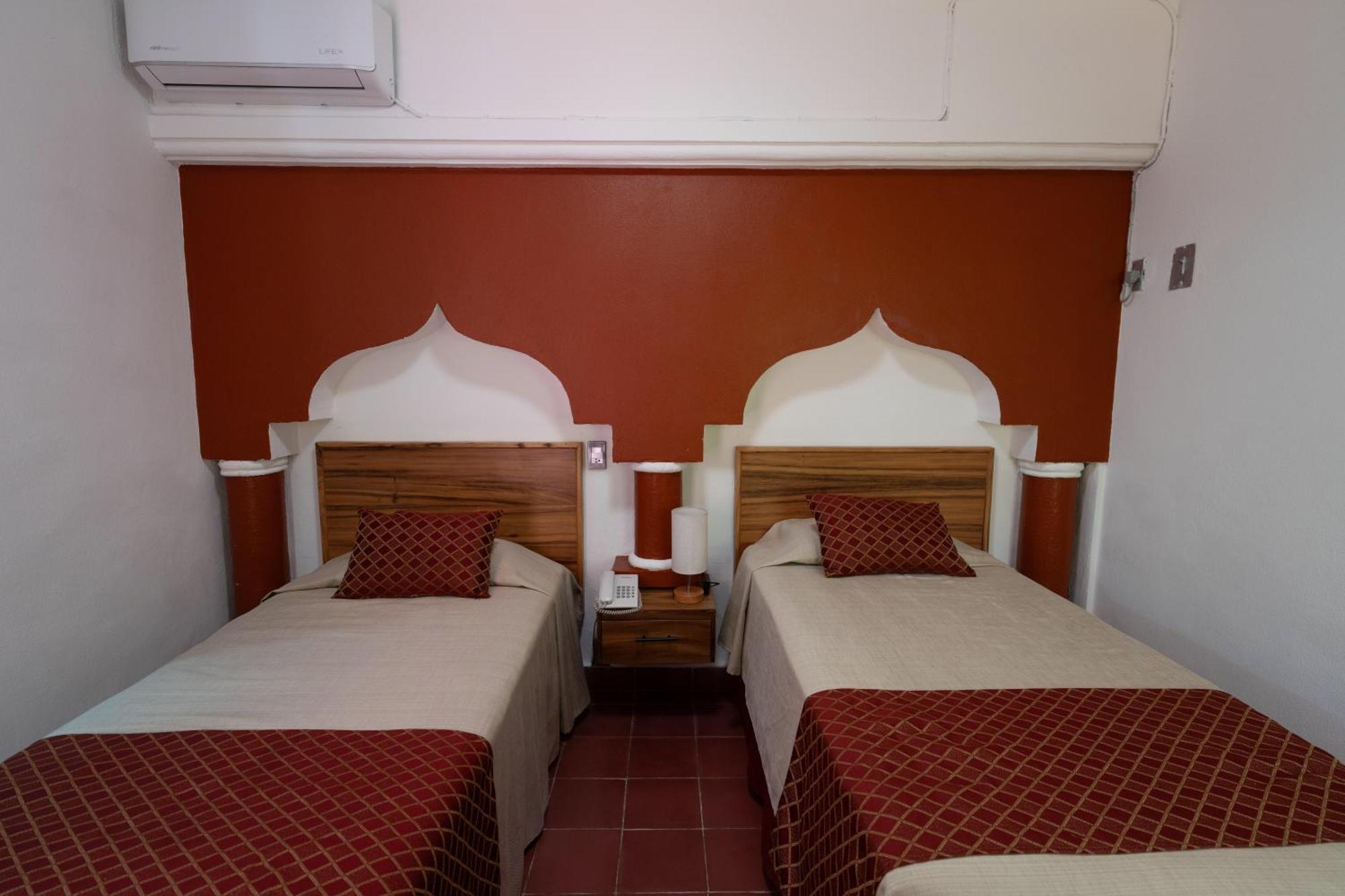 Hotel Encino Malecon Centro 푸에르토 발라타 객실 사진