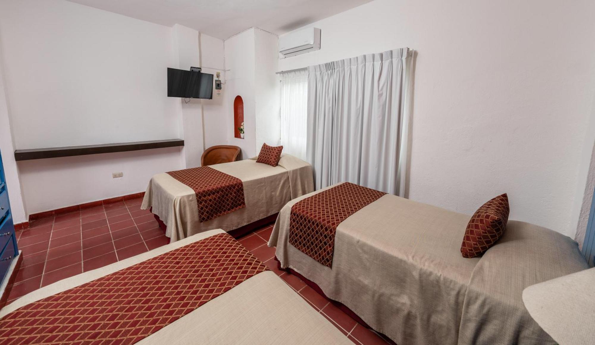 Hotel Encino Malecon Centro 푸에르토 발라타 객실 사진