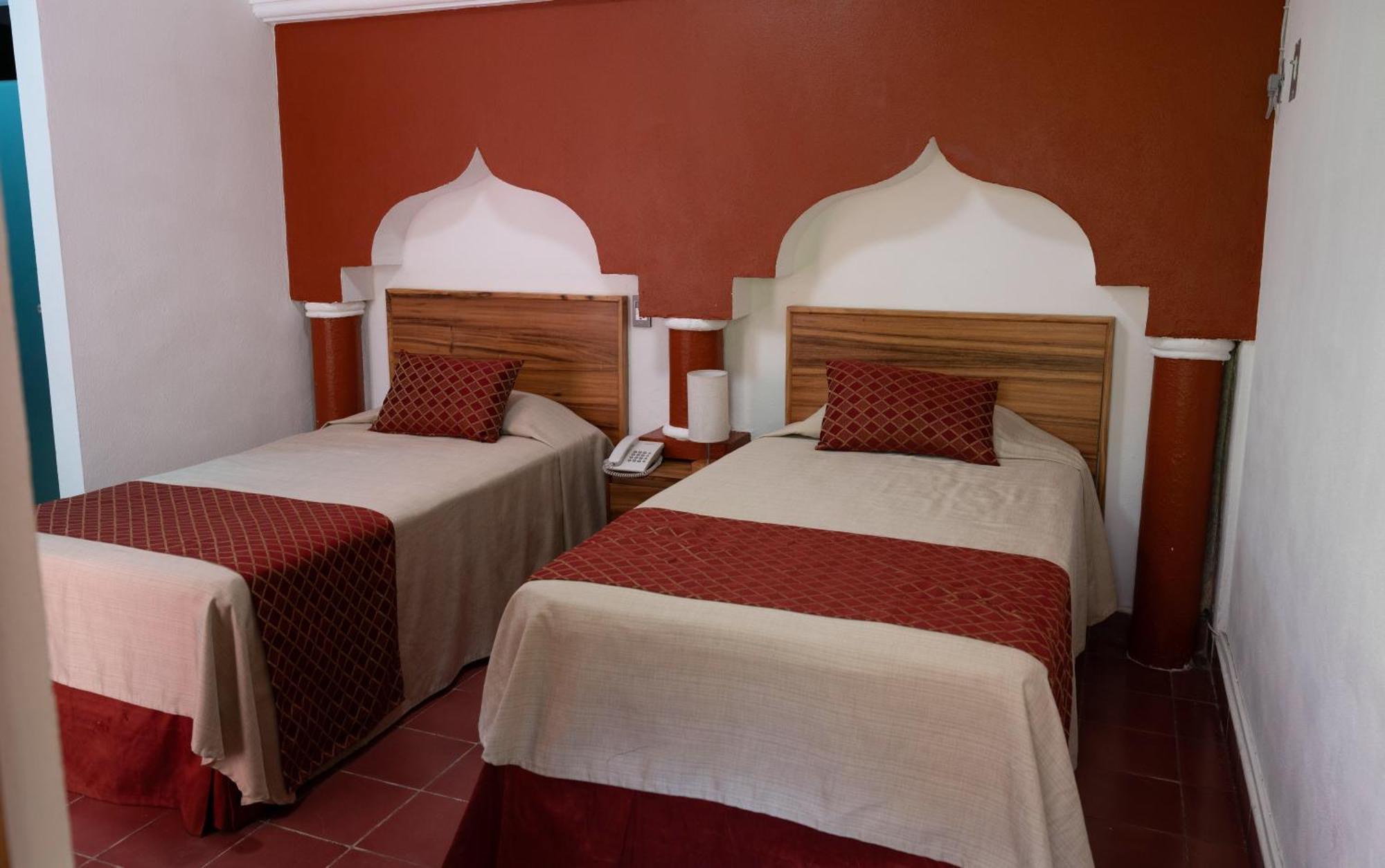 Hotel Encino Malecon Centro 푸에르토 발라타 객실 사진