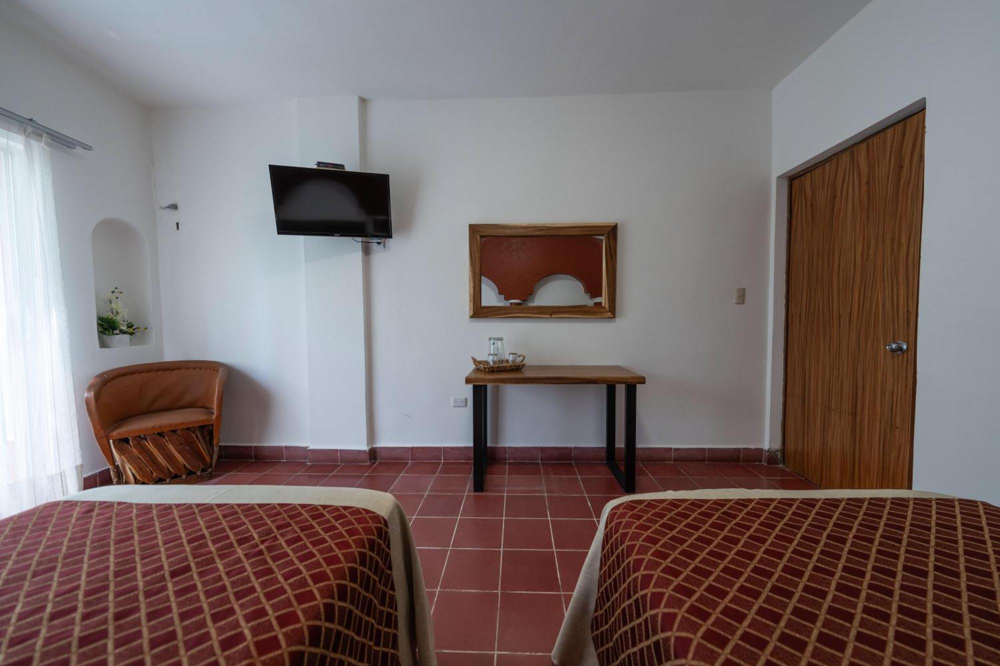 Hotel Encino Malecon Centro 푸에르토 발라타 객실 사진